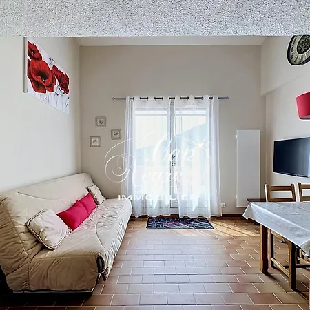 Apartment Mazet T2 Duplex Avec Balcon Vue Pour 4 Personnes A St Clair Le Lavandou